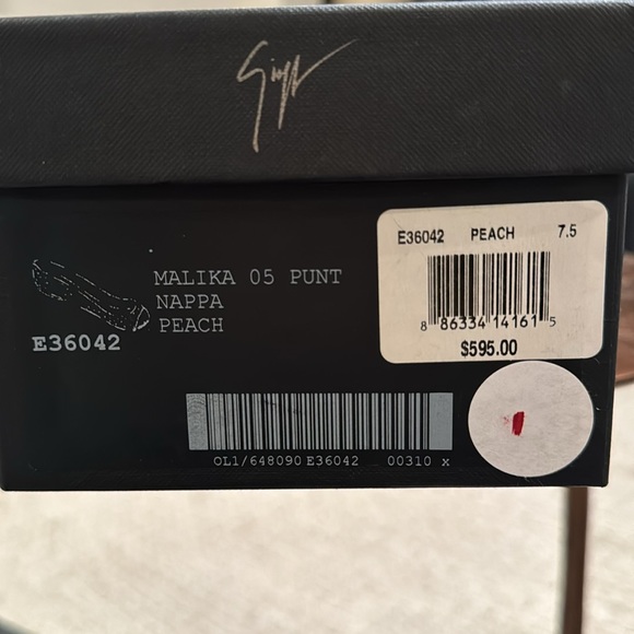 Giuseppe Zanotti peach and silver flat. Beautiful shoe. Size 7 1/2. - Picture 7 of 7